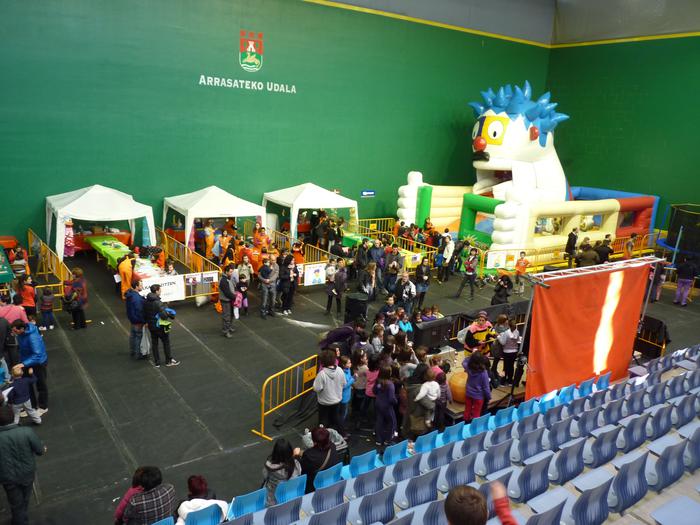 Uarkapera pasata ere, Txikilandia 2012 harrera onarekin hasi da
