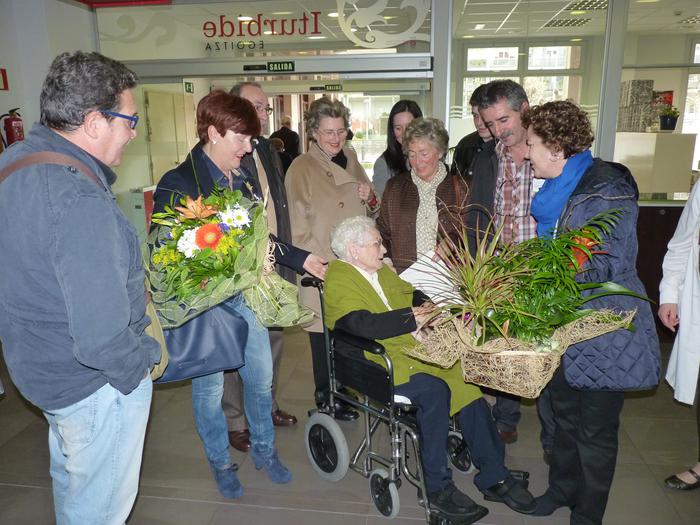 100 urte bete ditu Felisa Axpe arrasatearrak