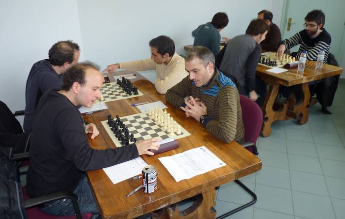 Fomento taldeari irabazita bigarren postuan dago Arrasate-Arlutz xake taldea