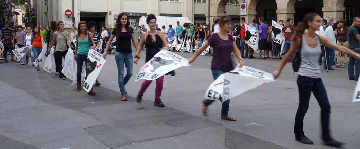 Bergaran ere atxiloketak salatzeko protesta ekitaldiak egin dira