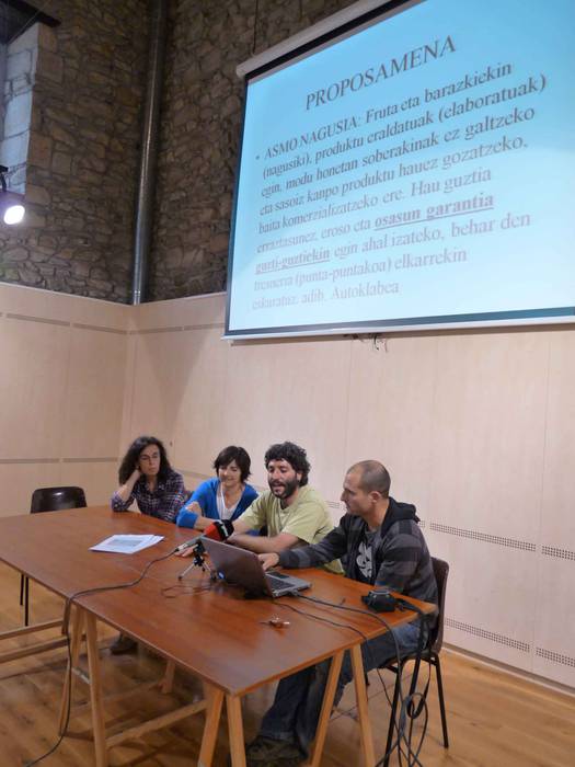 Irikiñ sortu da Aramaion, barazki eta frutak eraldatzeko taldea