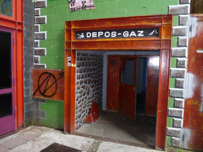 Lapurrak sartu dira Arrasateko gaztetxean