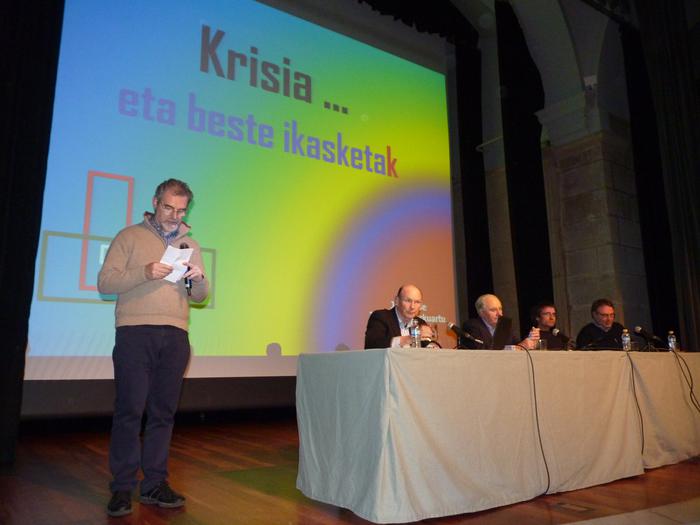 Eredu gizatiarrago baten aldeko mezua bidali zuten Ibarretxek, Pagolak eta Sarasuak atzo Oñatin