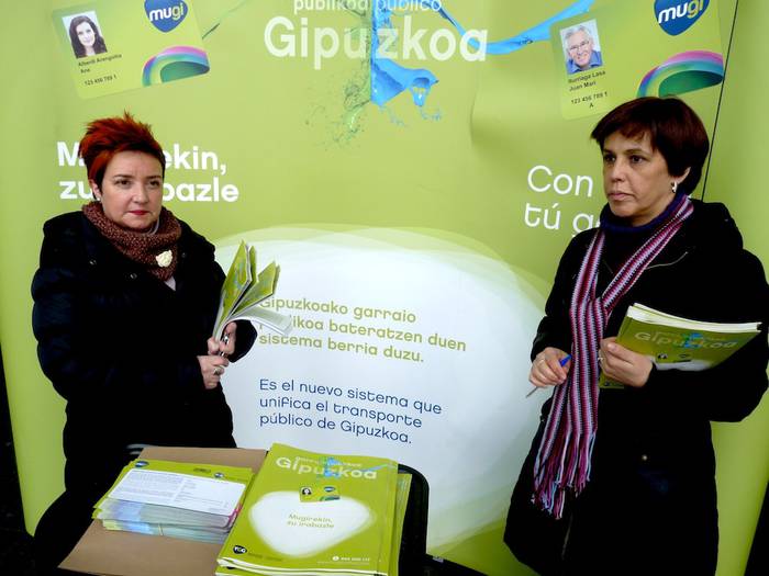 Mugi garraio txartel berriaren informazio puntua gaur Bergaran