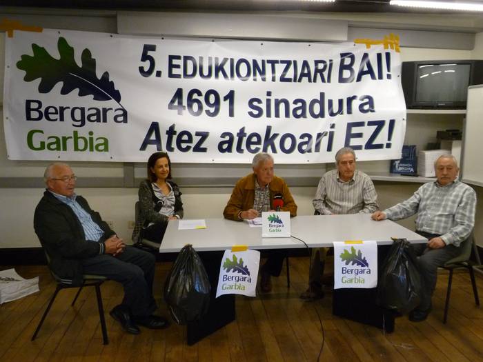 Bergara Garbiak bergarar guztiak eskertu eta zoriondu nahi izan ditu "manifestazioan erakutsitako zibismoagatik"