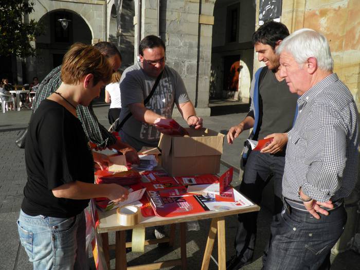 Hauteskundeetako programa banatu zuen Aralarko alkategai Miren Arregik