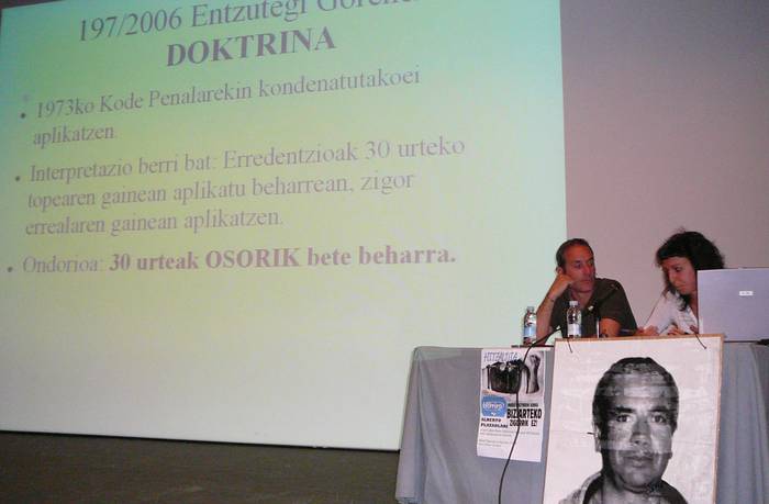 Parot Dotrinaren inguruan jardun dute Oñatin, Herrira plataformaren eskutik