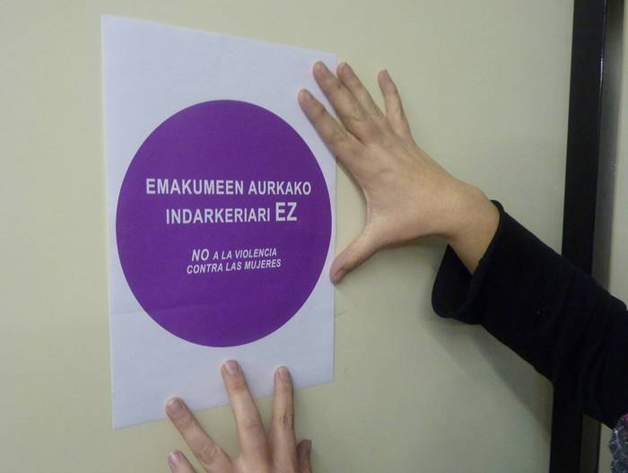 Indarkeriari aurre egiteko, tratu onaren aldeko jarrera