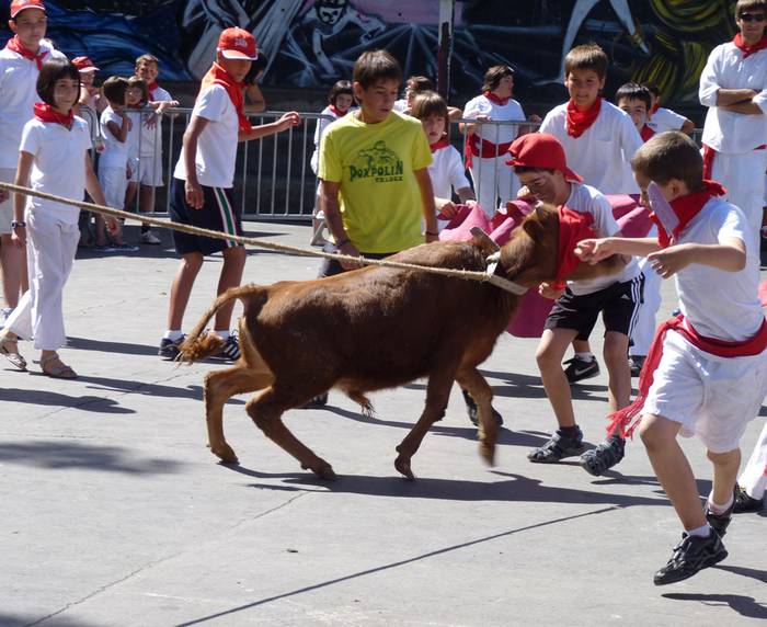 Bigantxekin jolas eginda ospatu dute San Fermin eguna udalekuetako umeek