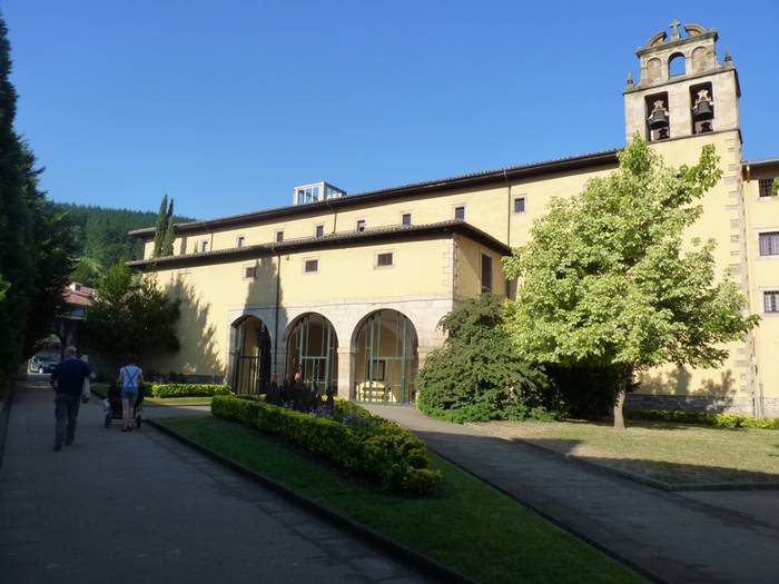 Hileta edo omenaldi zibilak egin ahal dira