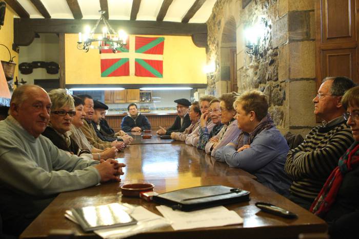 Gipuzkoako jardunaldi gastronomikoak, karta jokoa eta beste aztertu zituzten Toki Ederrekoek