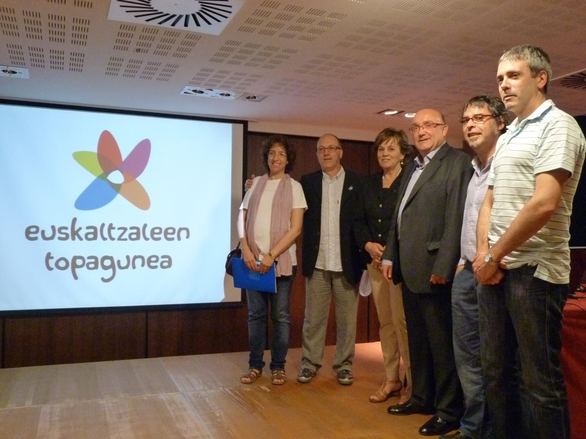 Egoitza berria aurkeztu du Euskaltzaleen Topaguneak Durangon