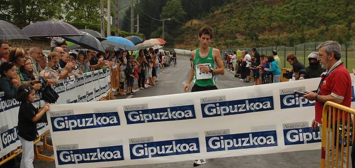 David Garcia durangarra izan da Torreauzoko herri krosean azkarrena