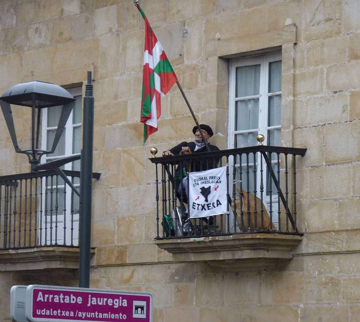 Elkarretaratzea deitu du Udalak gaurko, euskal presoen eskubideen alde