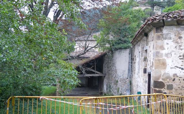 Sanjuanetan egindako elizkizunaren ondoren, Uzarraga hesitu egin dute