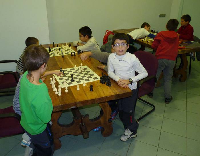 Xake eskolak abian dira Aitor Alcaideren eskutik
