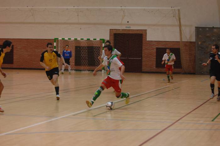 Partidua irabazten joan arren, gaizki defendatu eta 3-5 galdu zuten