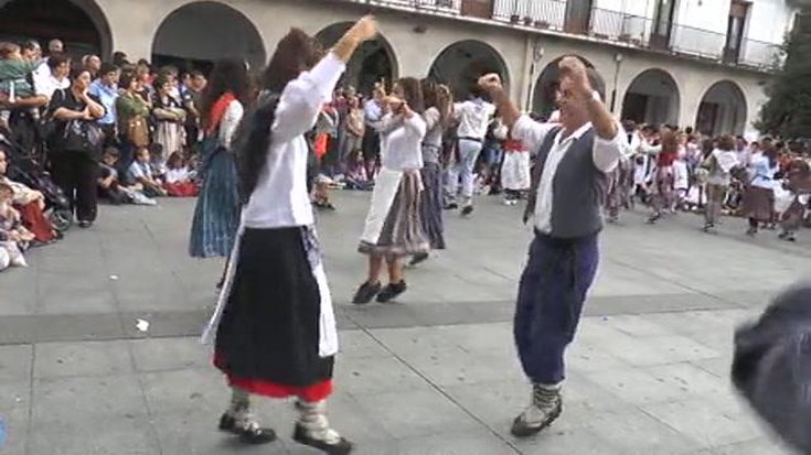 Aretxabaletako San Migelak 2013: Larrain dantza