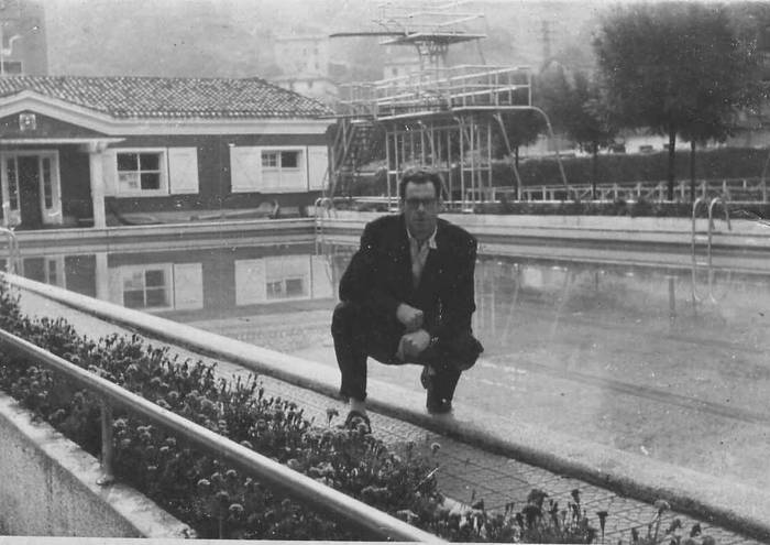 1960ko hamarkadako Zalduspeko igerilekuak ekarri dizkigu gogora Velez de Mendizabalek