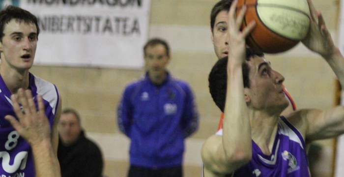 Unai Barrena gazteak koman jarraitzen du Gurutzetako ospitalean