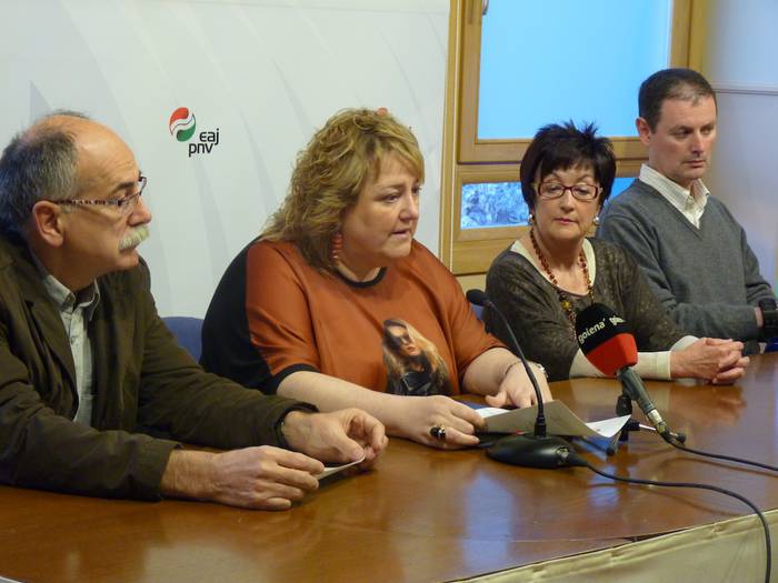 Errekurtso bat tarteko, Debagoienean geldi daude atez atekoarekin lotutako plan guztiak, Bergarako EAJk esan duenez