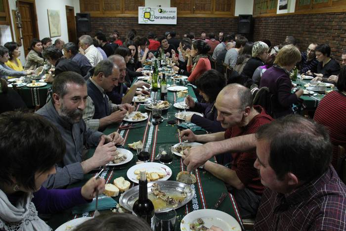 Bertso afari umoretsua eta arrakastatsua