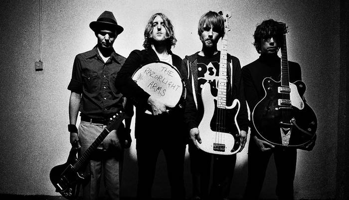 Razorlight taldea Taupa tabernan