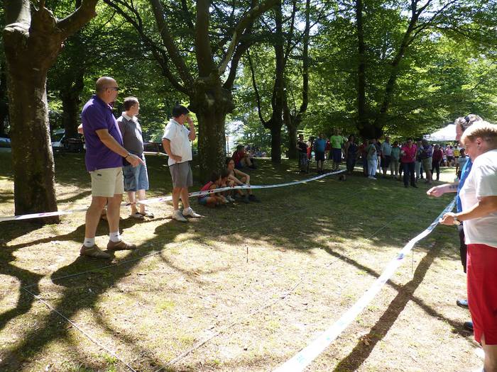 Eguraldi ona, jateko goxoak eta txapelketa Kanpanzarren