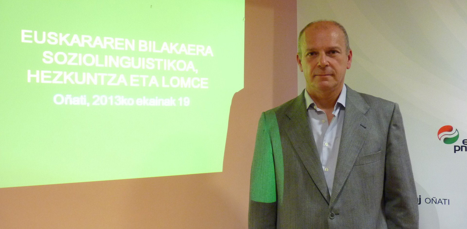 Euskara, hezkuntza eta LOMCE legearen inguruko hitzaldia Erramun Osaren eskutik