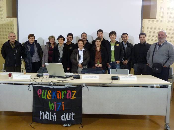 Euskarari bultzada berria, Arrasateko Euskara Plana sinatuta