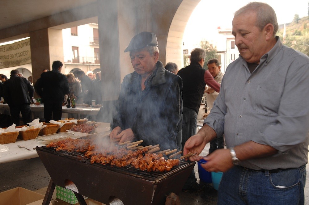 Gastronomia eta folklore jaialdia domeka honetan Aretxabaletan
