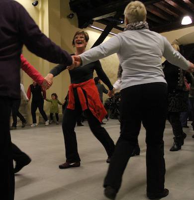 Eskoriatzako herrixa ere dantzan da