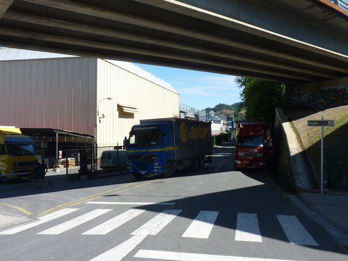 Gure udalak industrialdeen fusioen aurka