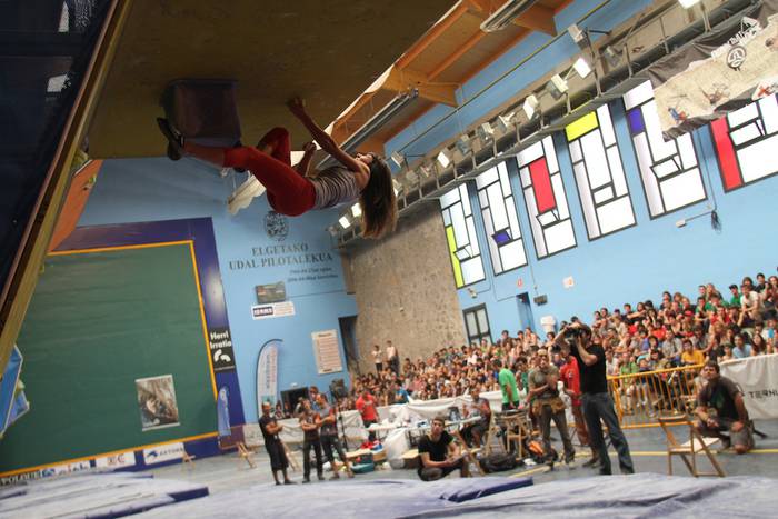Mikel Ziarrustarentzat Euskal Herriko Boulder txapelketa