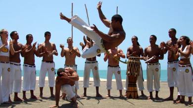 Kapoeira ikastaroak eskainiko dituzte Eskoriatzan eta Arrasaten