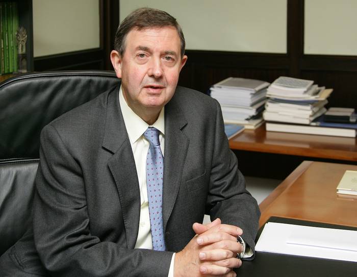 Lanbide Heziketako ikastetxe publikoek Miguel Lazpiurren ibilbidea saritu dute