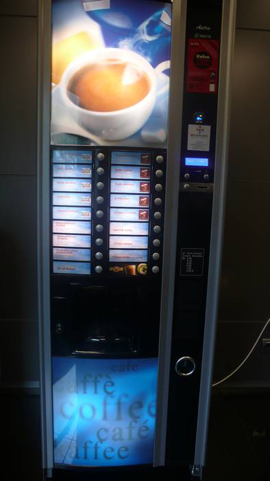 Ulmak bidezko merkataritzako sei kafe makina ipini ditu