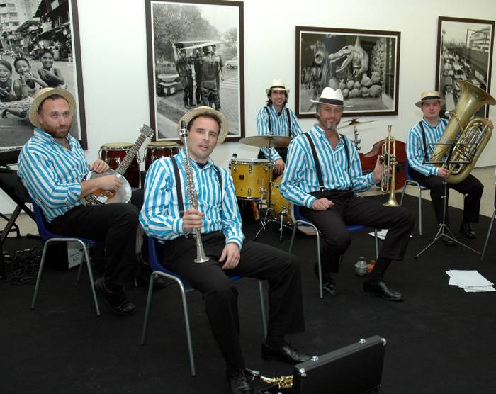 Mr. Dixie Jazz Band taldearen kontzertua egubakoitzean