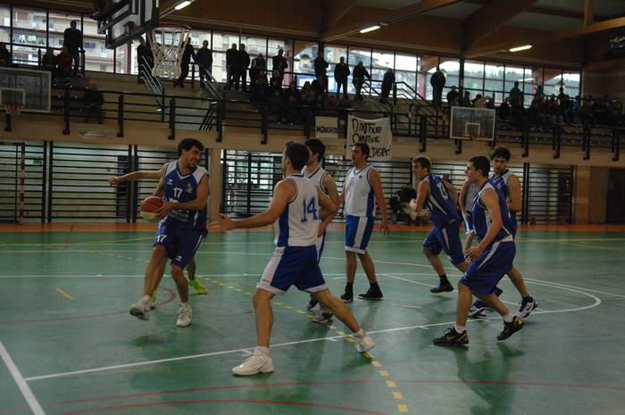 71 eta 67 irabazi dio MUk San Cernini