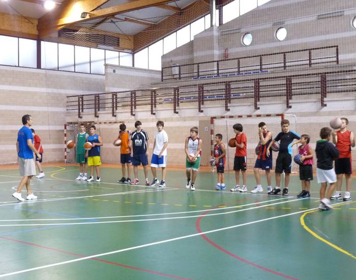 Teknika lantzen dihardute 25 neska-mutilek Iturripen