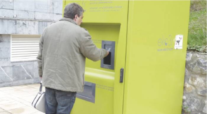 Ekainetik 600 litro olio batu dituzte edukiontzian