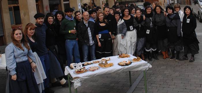 Patin gainean eta mokadutxo ederrekin independentzia ospatuz