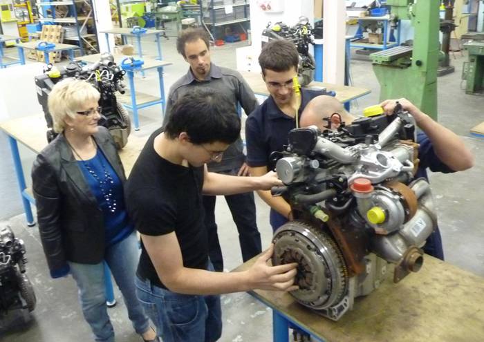 Azken belaunaldiko hamar motor jaso ditu dohaintzan MUk, ikasleen praktiketarako