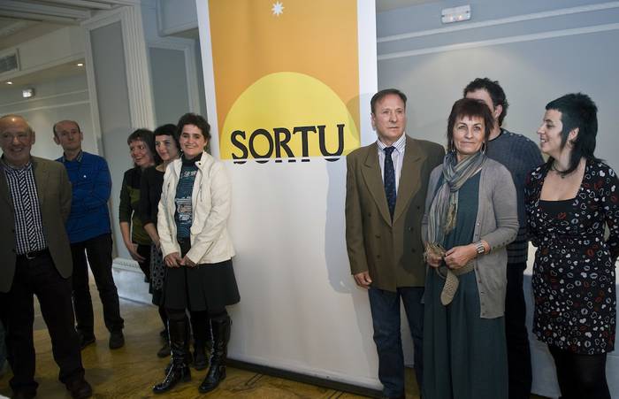 Sortu alderdia aurkeztu dute, "ireki den fase politiko berriari" erantzuteko asmoarekin