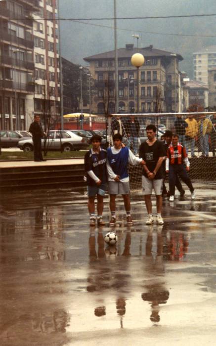 14 talde oraingoz Zaldibarko futbito txapelketaren 50. ediziorako