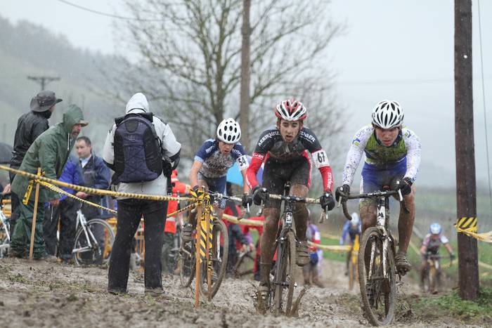 Jonathan Lastrak irabazi du Euskal Herria trofeoa Oñatin jokatutako ziklo-krosean
