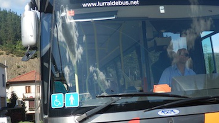Mundumira jaialdira joateko autobus zerbitzu bereziak
